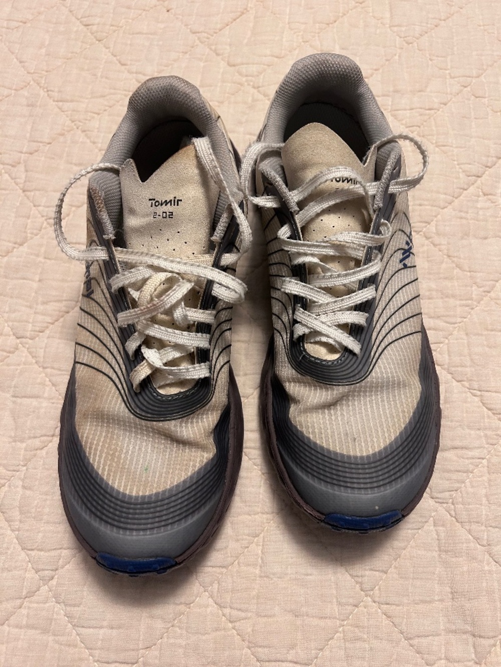 Normal Tomir running shoes